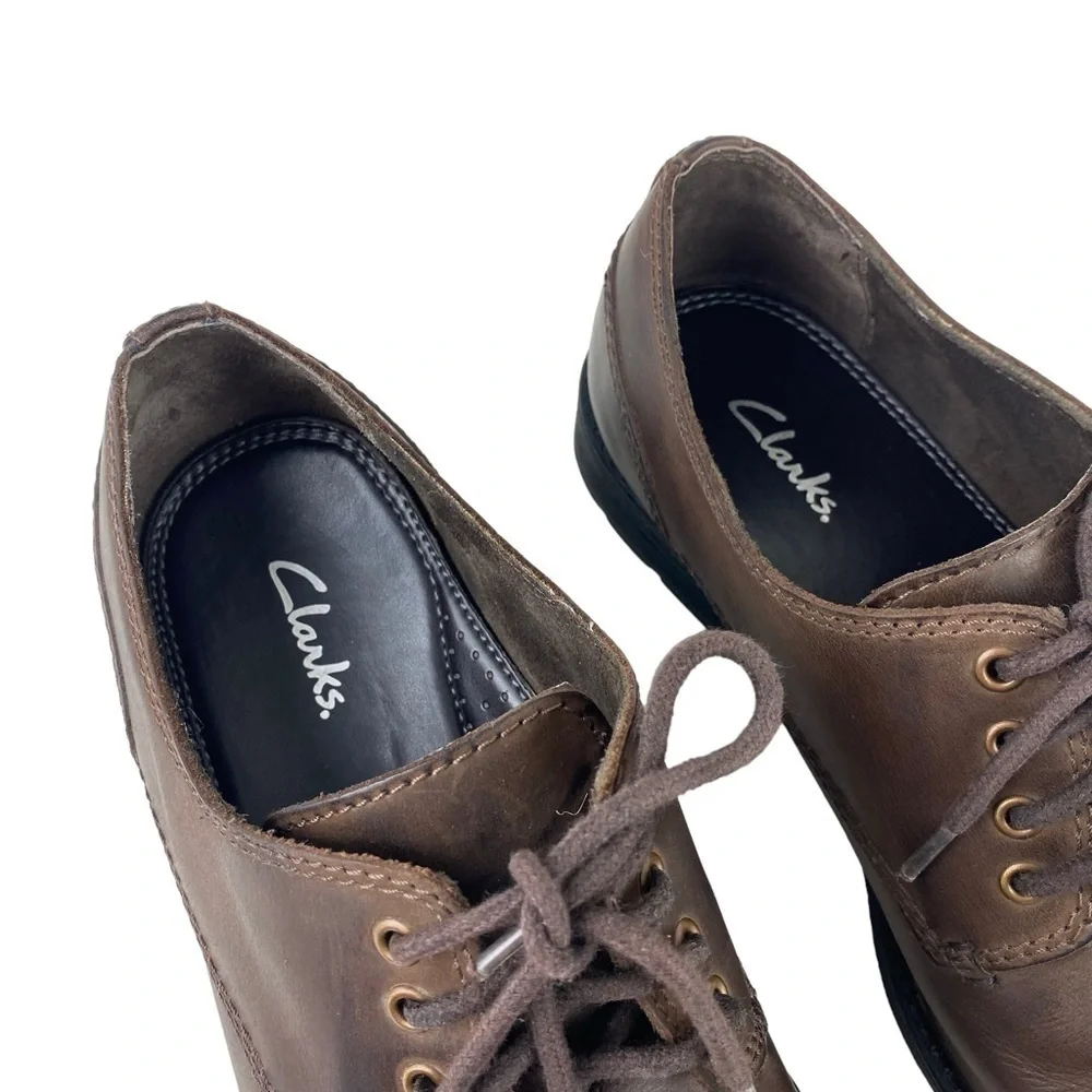 Men’s Clarks Oxfords Shoes Size 10 Brown Leather Upper Lace Up Casual or Dress